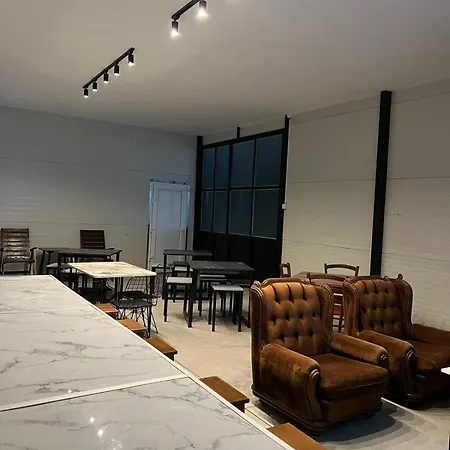 Holiday home Lokal Za Zurke, Slavlja I Rodjendane Pecinci