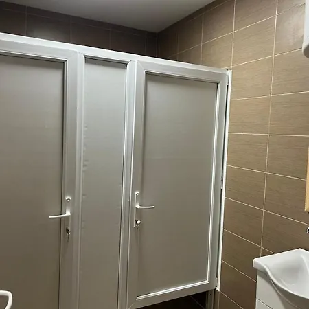 Lokal Za Zurke, Slavlja I Rodjendane *