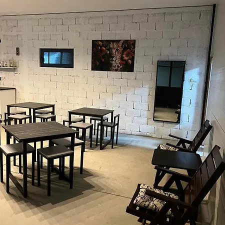 Holiday home Lokal Za Zurke, Slavlja I Rodjendane Pecinci