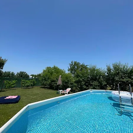 Holiday home Lokal Za Zurke, Slavlja I Rodjendane *