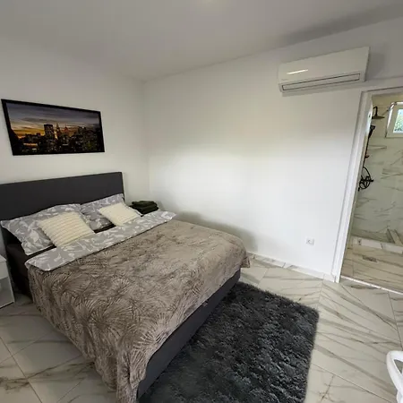 Lokal Za Zurke, Slavlja I Rodjendane *